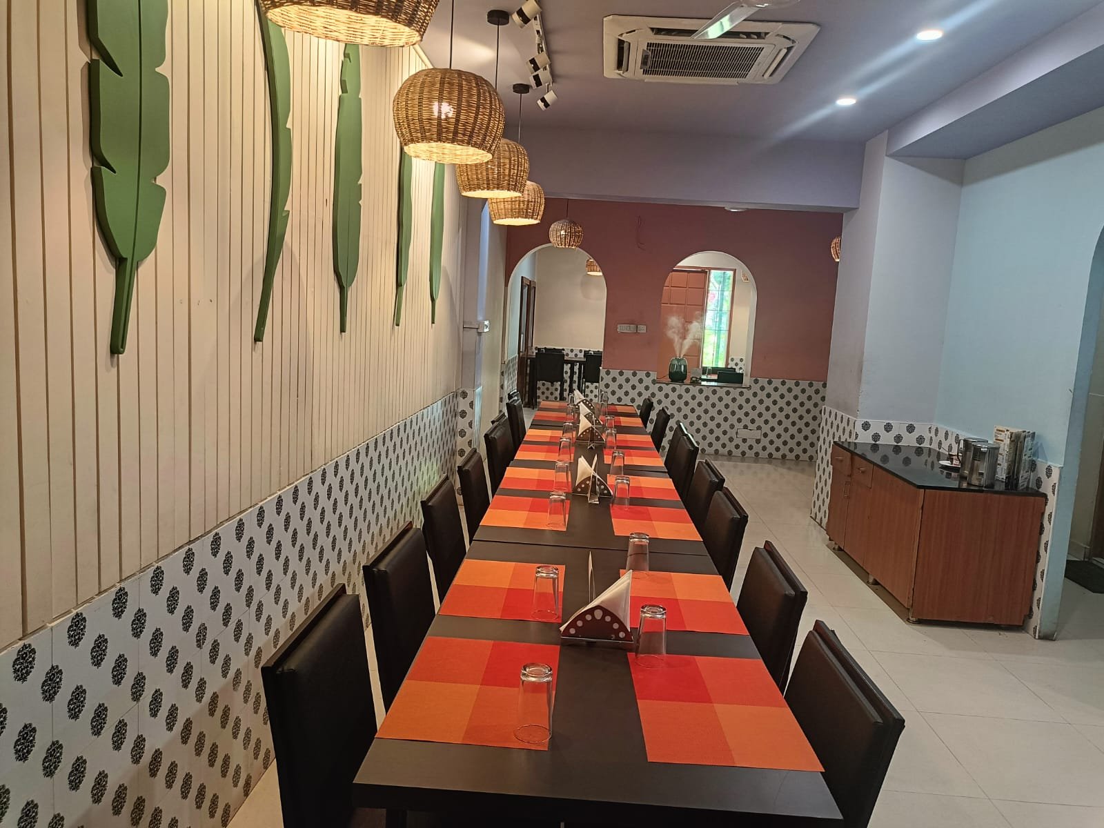 Table For 15 People (1)